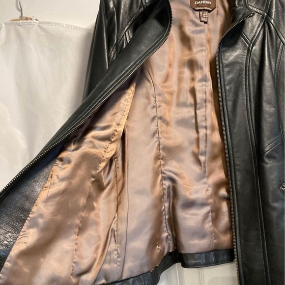 Beautiful Black Danier Leather Jacket - Picture 4 of 6